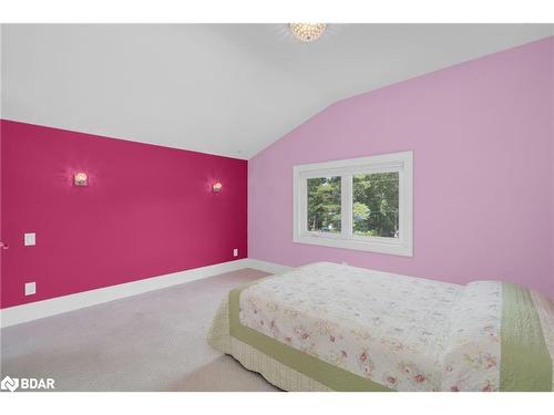 938 Corner Avenue, Lefroy, ON - Indoor Photo Showing Bedroom