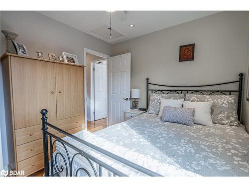 18 Epsom Avenue, Toronto, ON - Indoor Photo Showing Bedroom