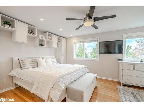 18 Epsom Avenue, Toronto, ON - Indoor Photo Showing Bedroom