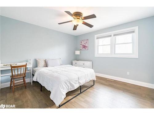 27 Garrett Crescent, Barrie, ON - Indoor Photo Showing Bedroom