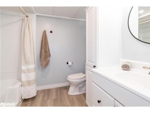 27 Garrett Crescent, Barrie, ON - Indoor Photo Showing Bathroom