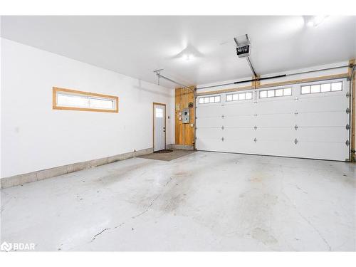 27 Garrett Crescent, Barrie, ON - Indoor Photo Showing Garage