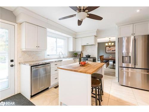 27 Garrett Crescent, Barrie, ON - Indoor Photo Showing Kitchen