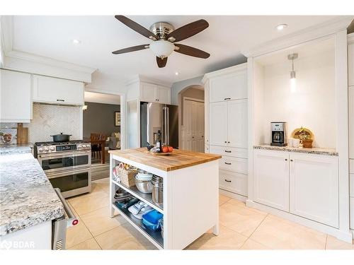 27 Garrett Crescent, Barrie, ON - Indoor Photo Showing Kitchen With Upgraded Kitchen