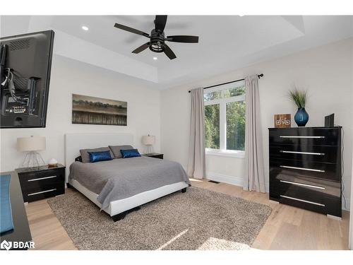 877 Pine Avenue Avenue, Innisfil, ON - Indoor Photo Showing Bedroom