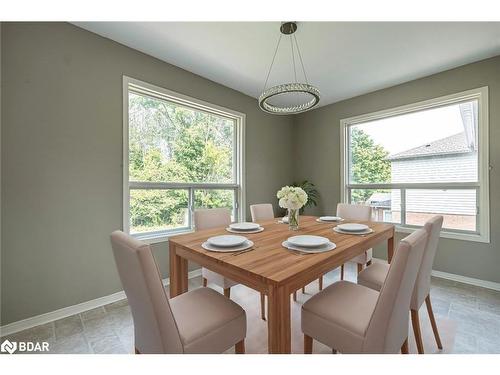 20 Frontier Avenue, Orillia, ON - Indoor Photo Showing Dining Room