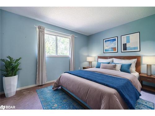 20 Frontier Avenue, Orillia, ON - Indoor Photo Showing Bedroom