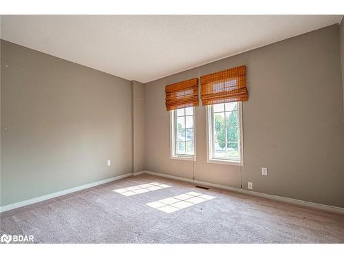 20 Frontier Avenue, Orillia, ON - Indoor Photo Showing Other Room