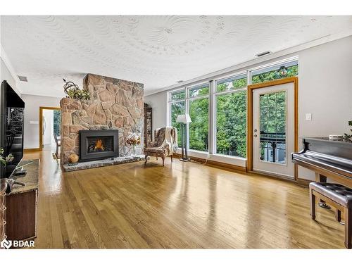 4 Brookdale Drive, Barrie, ON - Indoor Photo Showing Living Room With Fireplace