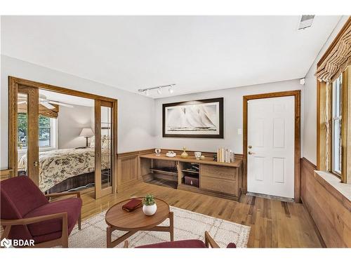 4 Brookdale Drive, Barrie, ON - Indoor Photo Showing Living Room