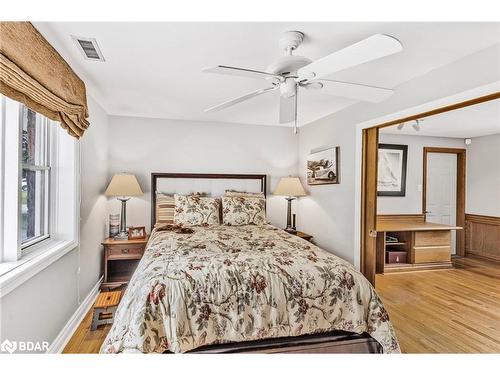 4 Brookdale Drive, Barrie, ON - Indoor Photo Showing Bedroom