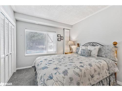 4 Brookdale Drive, Barrie, ON - Indoor Photo Showing Bedroom