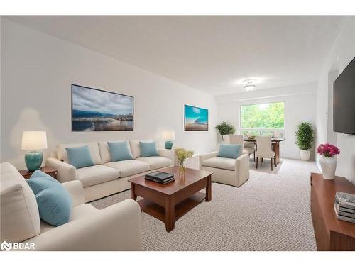 55 Garden Drive, Barrie, ON - Indoor Photo Showing Living Room