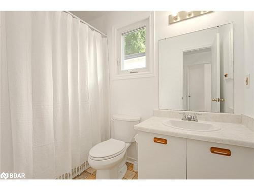 55 Garden Drive, Barrie, ON - Indoor Photo Showing Bathroom