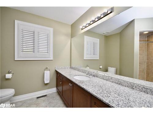 41 Camelot Square, Barrie, ON - Indoor Photo Showing Bathroom