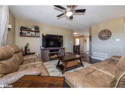 26 Hunter Avenue, Victoria Harbour, ON - Indoor Photo Showing Living Room