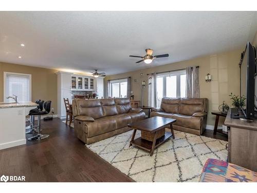 26 Hunter Avenue, Victoria Harbour, ON - Indoor Photo Showing Living Room