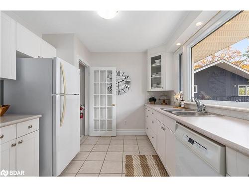 23 Barrie Terrace, Oro-Medonte, ON - Indoor Photo Showing Kitchen With Double Sink