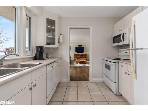 23 Barrie Terrace, Oro-Medonte, ON - Indoor Photo Showing Kitchen With Double Sink