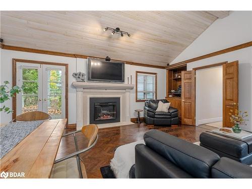 23 Barrie Terrace, Oro-Medonte, ON - Indoor Photo Showing Living Room With Fireplace