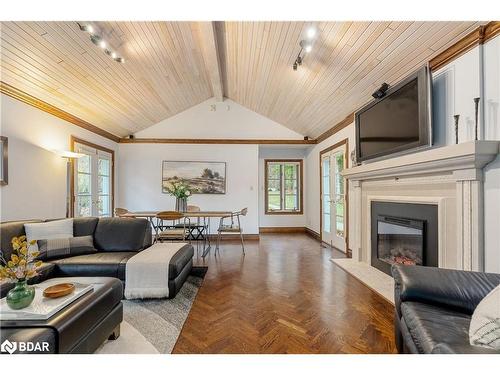 23 Barrie Terrace, Oro-Medonte, ON - Indoor Photo Showing Living Room With Fireplace