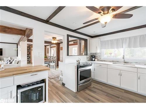 2447 Ridge Road W, Oro-Medonte, ON - Indoor Photo Showing Kitchen