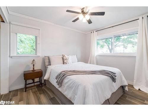 2447 Ridge Road W, Oro-Medonte, ON - Indoor Photo Showing Bedroom