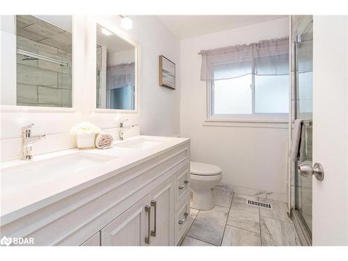 2447 Ridge Road W, Oro-Medonte, ON - Indoor Photo Showing Bathroom