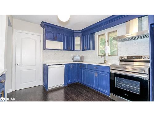 18 Kennedy Drive, Fenelon Falls, ON - Indoor Photo Showing Kitchen