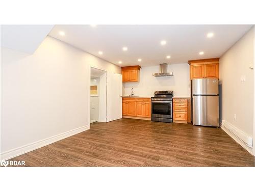 18 Kennedy Drive, Fenelon Falls, ON - Indoor Photo Showing Kitchen