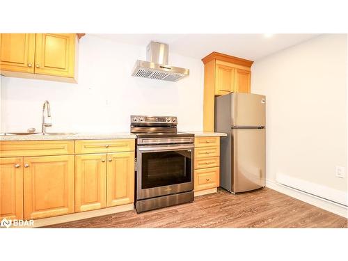 18 Kennedy Drive, Fenelon Falls, ON - Indoor Photo Showing Kitchen