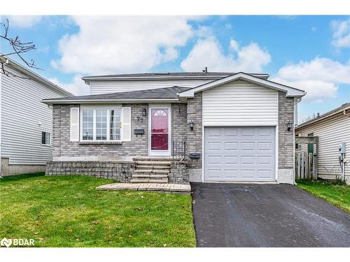 27 Waddington Crescent, Barrie, ON - Outdoor