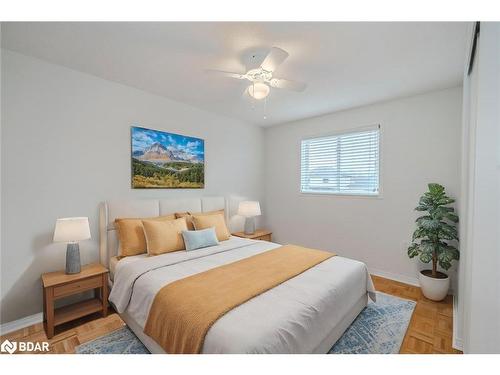 27 Waddington Crescent, Barrie, ON - Indoor Photo Showing Bedroom