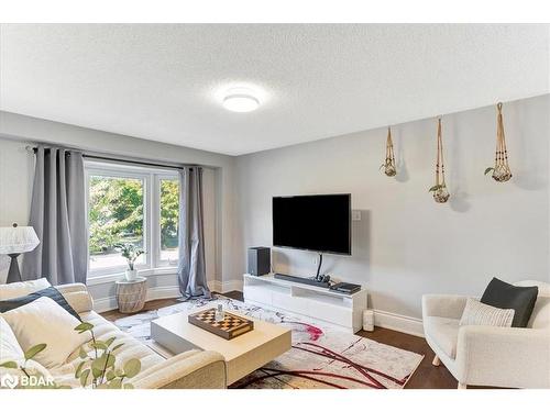 795 Rose Lane, Innisfil, ON - Indoor Photo Showing Living Room