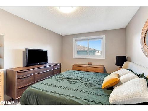 795 Rose Lane, Innisfil, ON - Indoor Photo Showing Bedroom