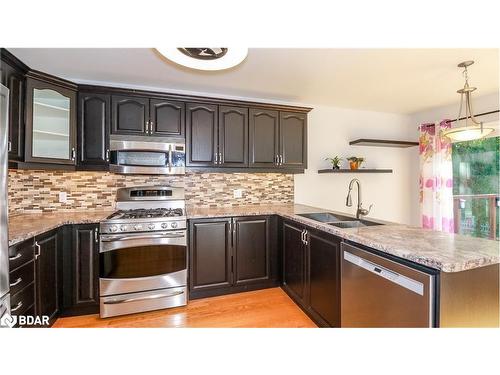 156 Columbia Road, Barrie, ON - Indoor Photo Showing Kitchen With Double Sink With Upgraded Kitchen