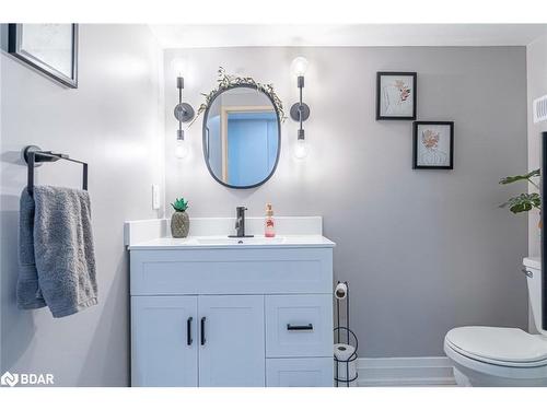 34 Legion Way, Angus, ON - Indoor Photo Showing Bathroom