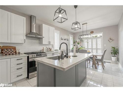 34 Legion Way, Angus, ON - Indoor Photo Showing Kitchen With Upgraded Kitchen