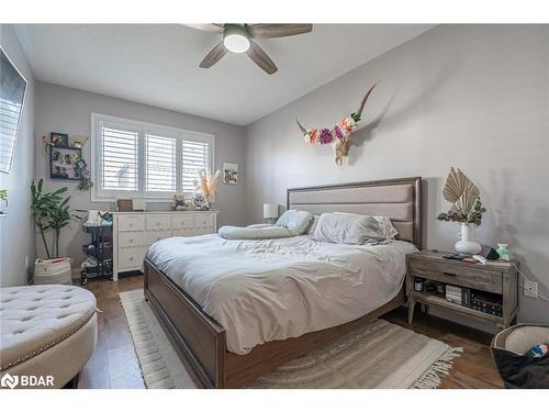 34 Legion Way, Angus, ON - Indoor Photo Showing Bedroom