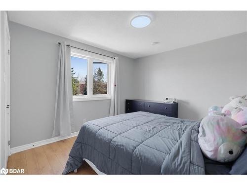 3 Logan Court, Barrie, ON - Indoor Photo Showing Bedroom