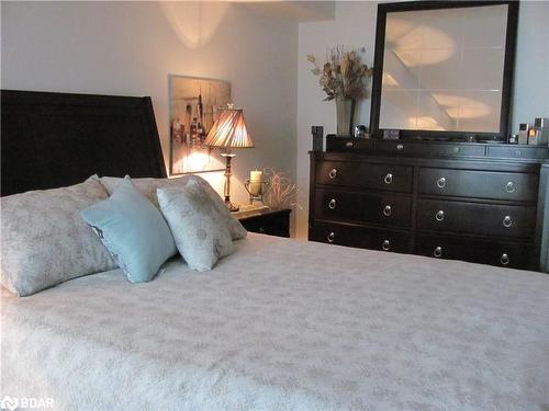 605-150 Dunlop Street E, Barrie, ON - Indoor Photo Showing Bedroom