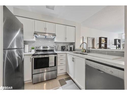 605-150 Dunlop Street E, Barrie, ON - Indoor Photo Showing Dining Room