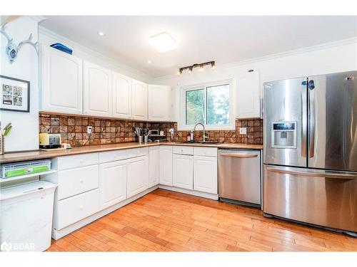 6 Huron Street, Barrie, ON - Indoor Photo Showing Kitchen