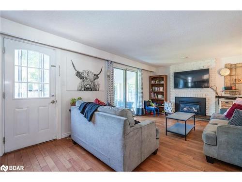 6 Huron Street, Barrie, ON - Indoor Photo Showing Living Room With Fireplace