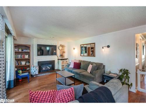 6 Huron Street, Barrie, ON - Indoor Photo Showing Living Room With Fireplace