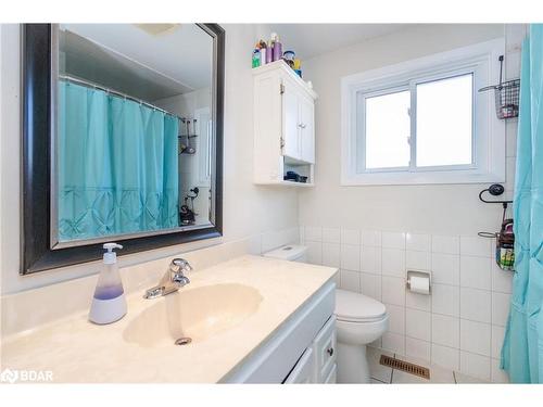 6 Huron Street, Barrie, ON - Indoor Photo Showing Bathroom