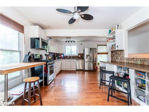 6 Huron Street, Barrie, ON - Indoor Photo Showing Kitchen