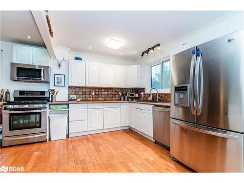 6 Huron Street, Barrie, ON - Indoor Photo Showing Kitchen