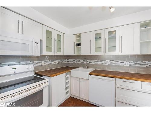 1251 Coleman Court, Innisfil, ON - Indoor Photo Showing Kitchen