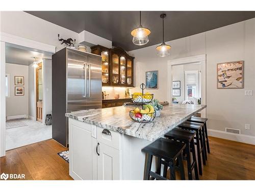 25 William Street, Barrie, ON - Indoor Photo Showing Kitchen With Upgraded Kitchen